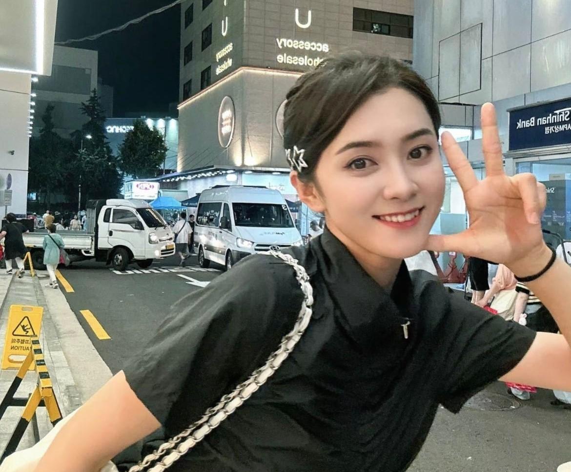 梁靖崑妻子奚美丽的演艺之路探索